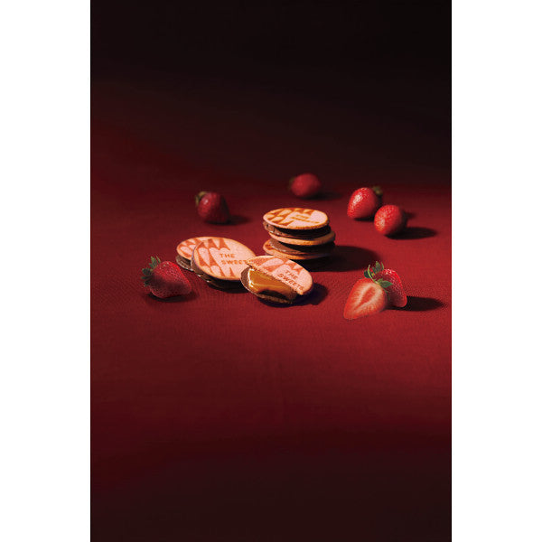 ザ・スウィーツ 苺キャラメルサンドクッキー(5個)【ギフト包装済】手土産 お返し 内祝い お祝い 回忌法要 法事 贈り物 プレゼント