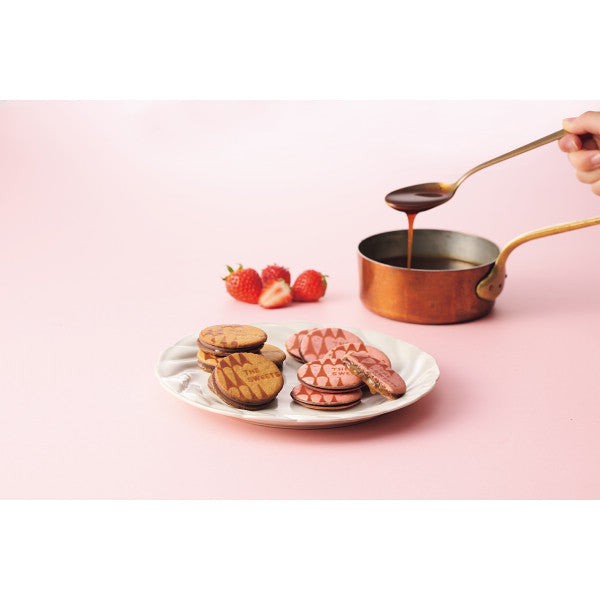 ザ・スウィーツ　キャラメルサンドクッキー ≪オリジナル＆苺≫（30個）【ギフト包装済】手土産　お返し　内祝い　お祝い　回忌法要　法事　贈り物　プレゼント